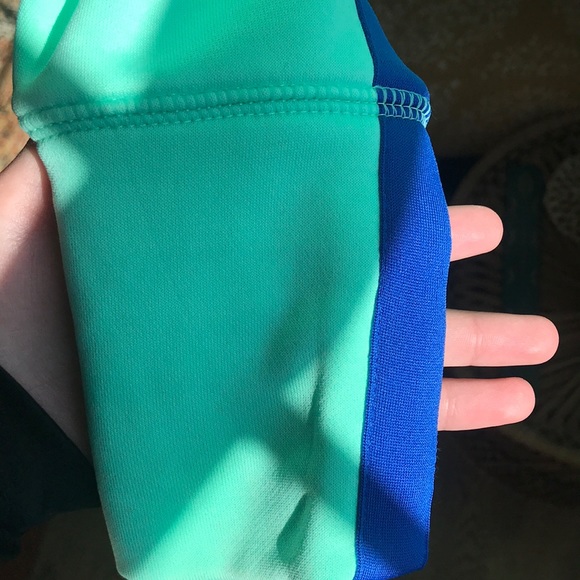 Nike Drifit Sweater - Picture 6 of 7